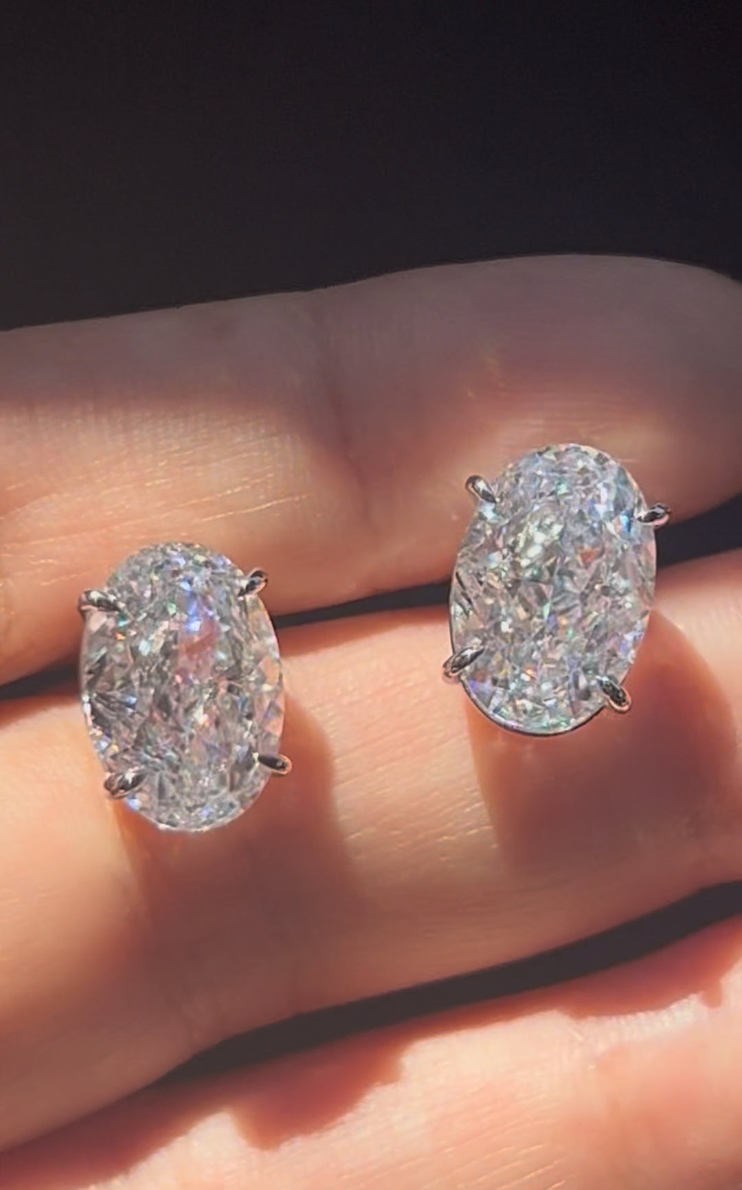 Oval cut studs أقراط الأوفال 5 قيراط - just like diamonds