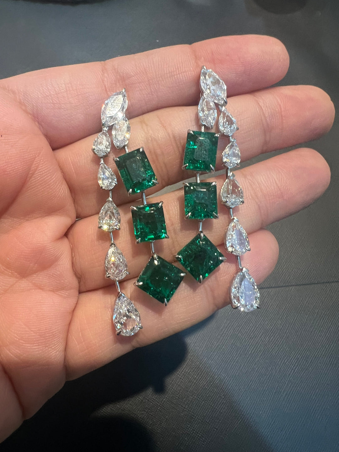 Green earrings أقراط الزمرد من صفين - just like diamonds