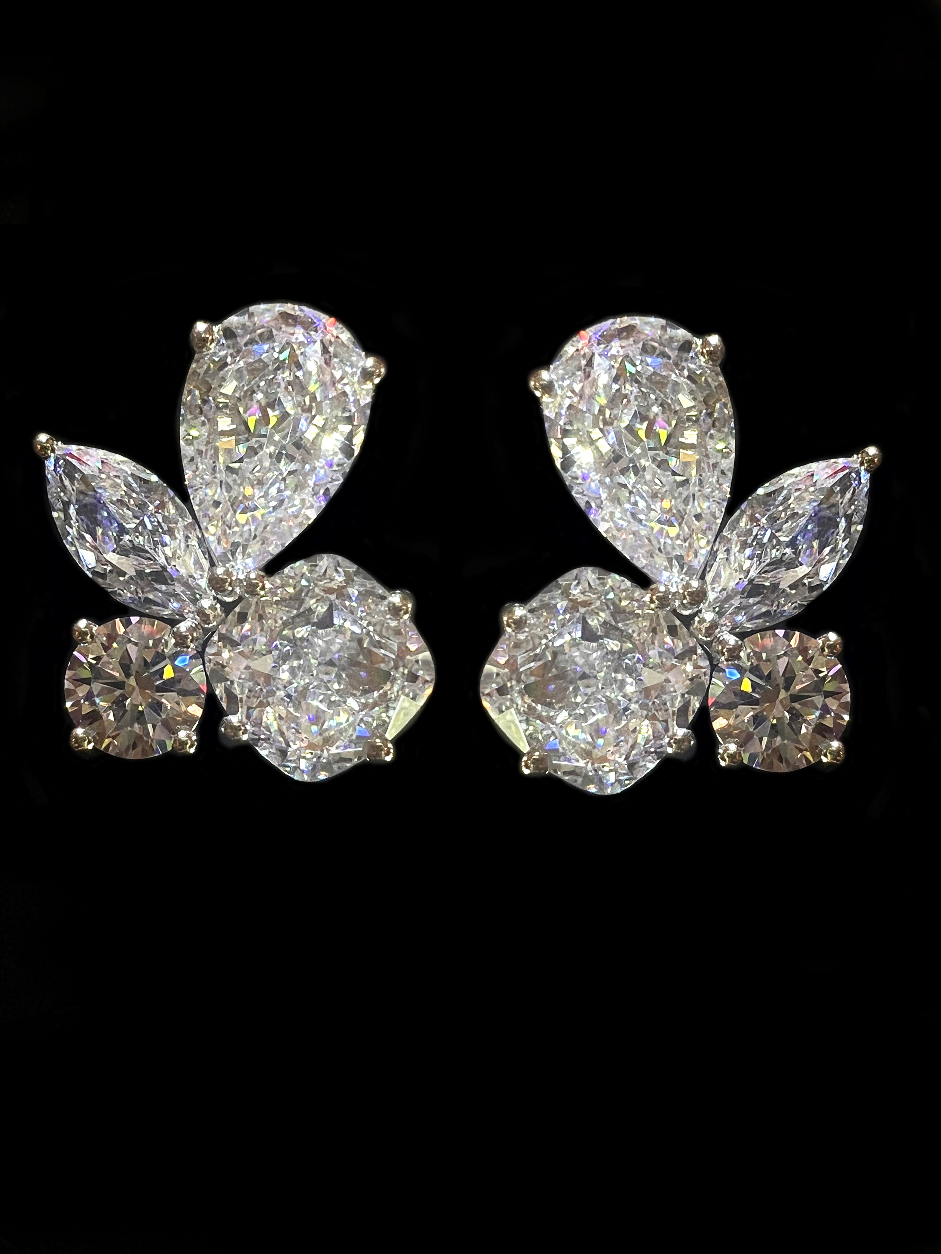 Earrings أقراط