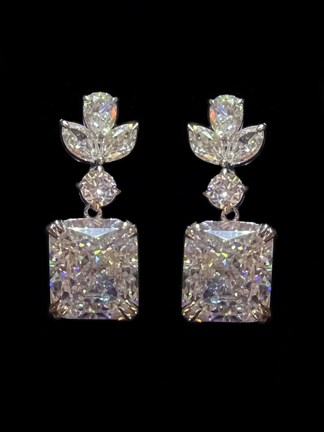 White Asscher earrings أقراط بحجر الآشر - just like diamonds