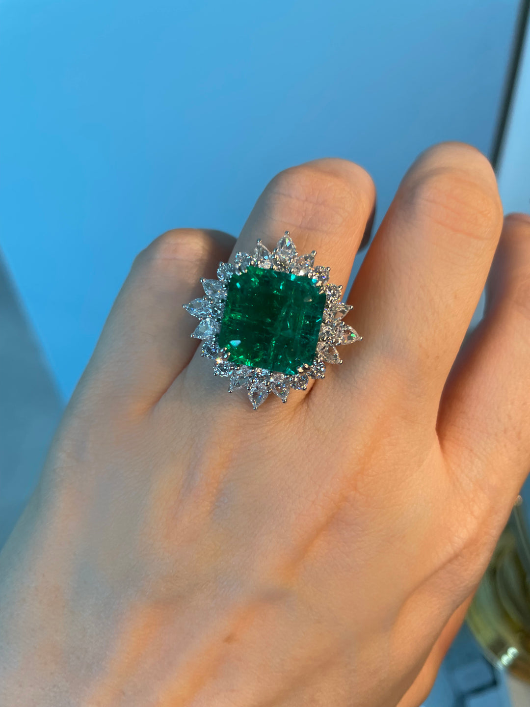Classic green ring خاتم كلاسيكي أخضر - just like diamonds