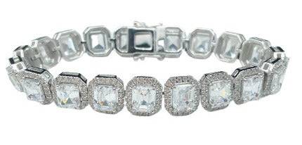 Emerald bracelet سوار الإيميرالد المحاط بأحجار صغيرة