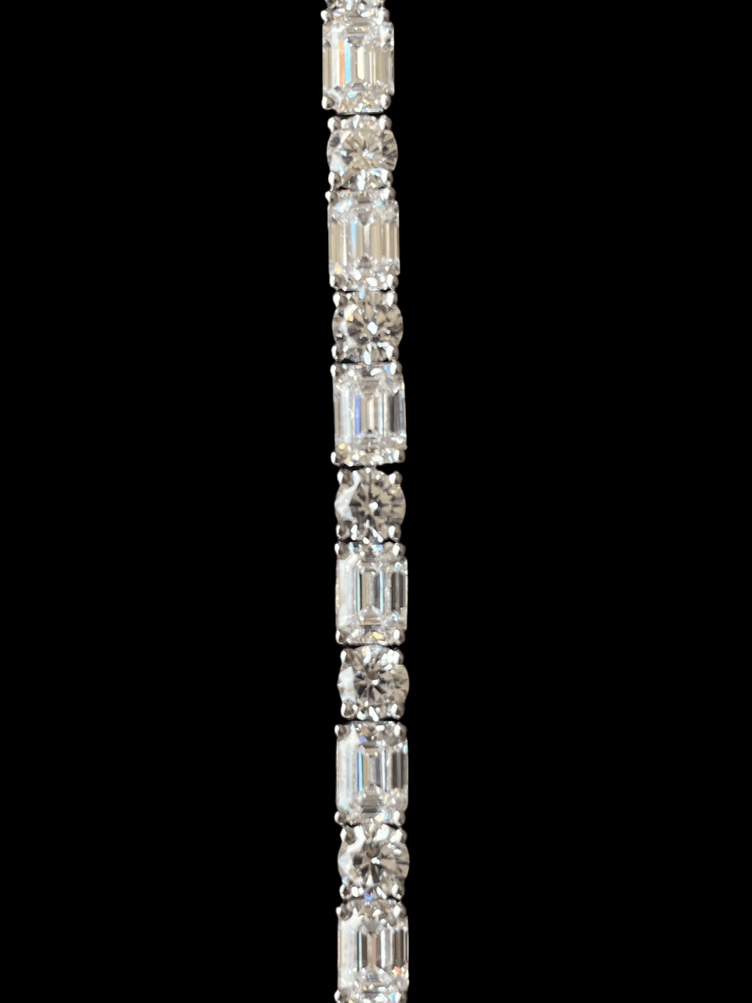 Emerald / Round tennis bracelet سوار تينيس بأحجار الايميرالد والراوند