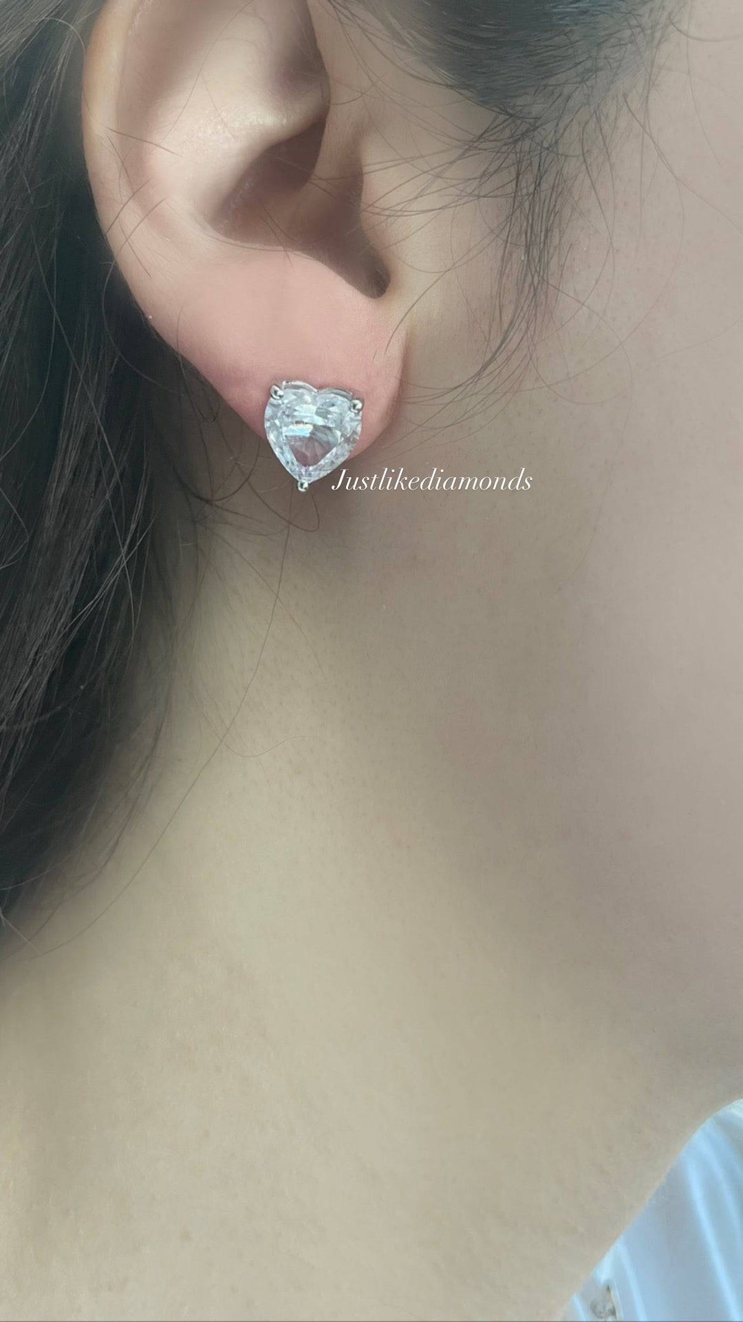 Heart shaped studs أقراط بشكل قلب - just like diamonds