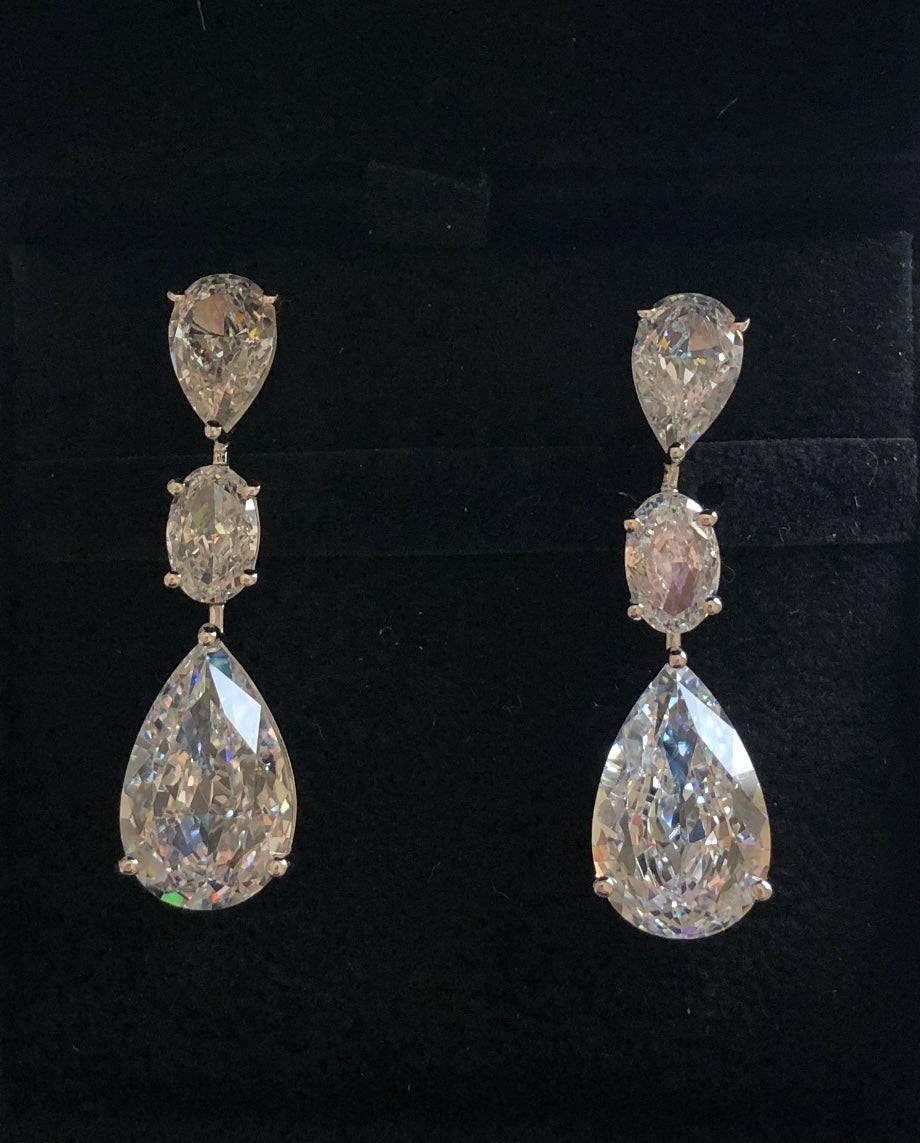 Pear shape and oval (big version) أقراط الدمعة بالحجم الكبير - just like diamonds