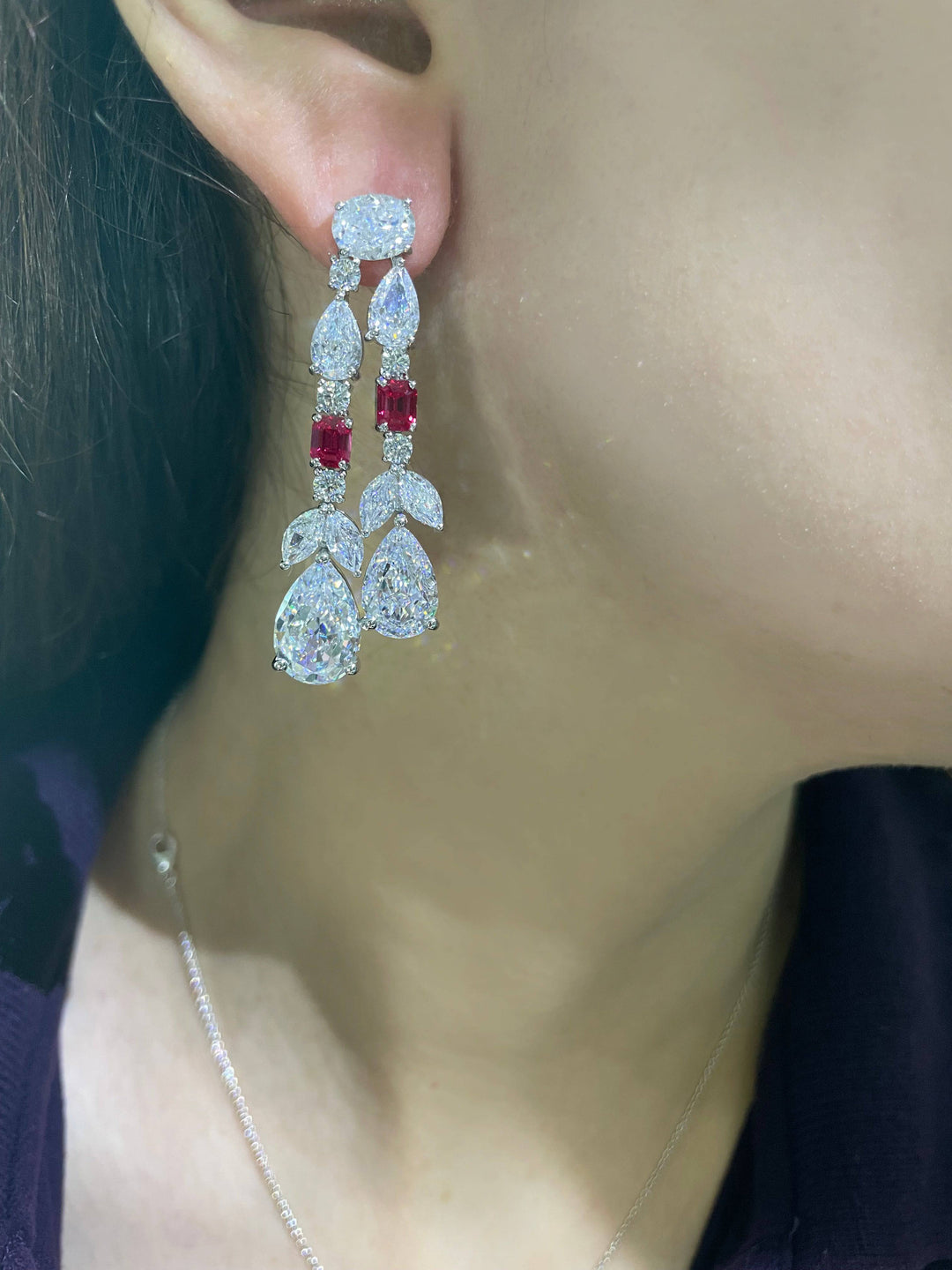 Two lines pink radiant earrings أقراط الراديانت الزهريه من صفين - just like diamonds