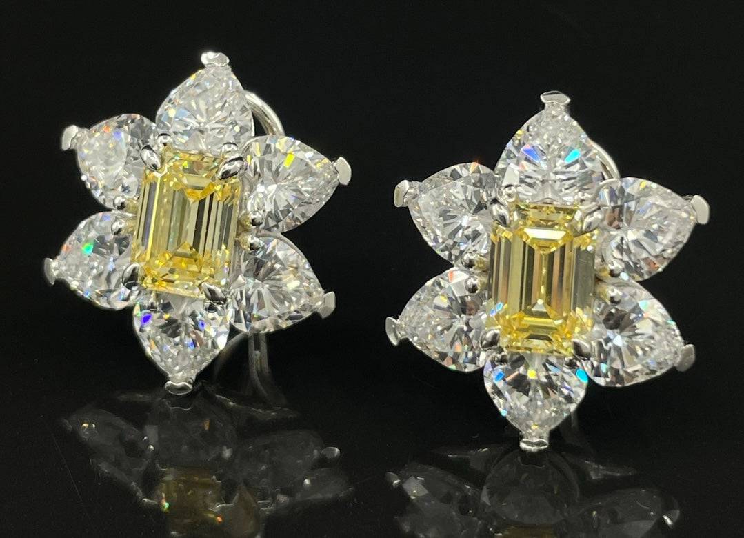 White Hearts with emerald center أقراط الايميرالد المحاطة بالقلوب - just like diamonds