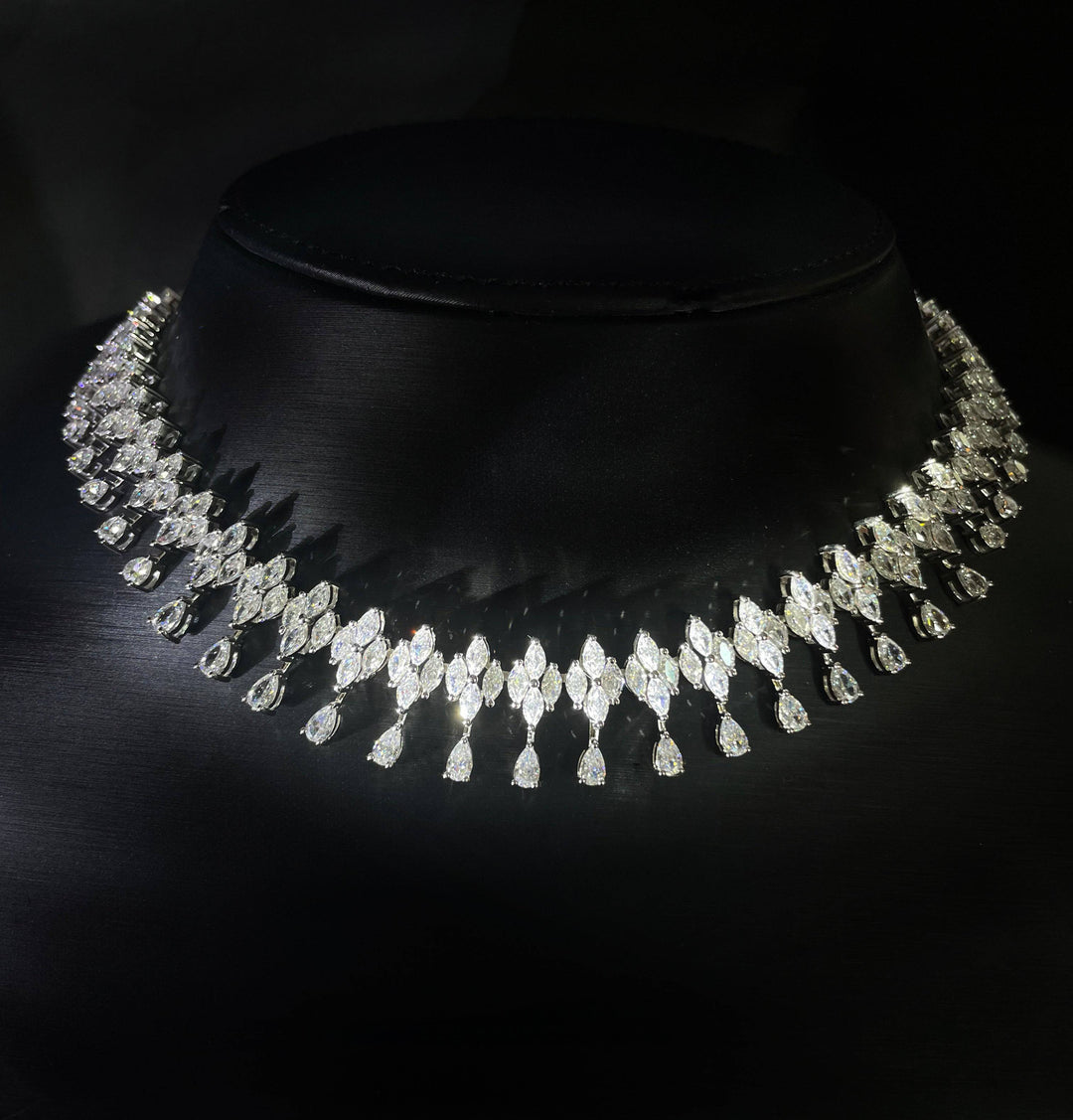 Enchanting marquise necklace قلادة الماركيزات المتناغمة - just like diamonds