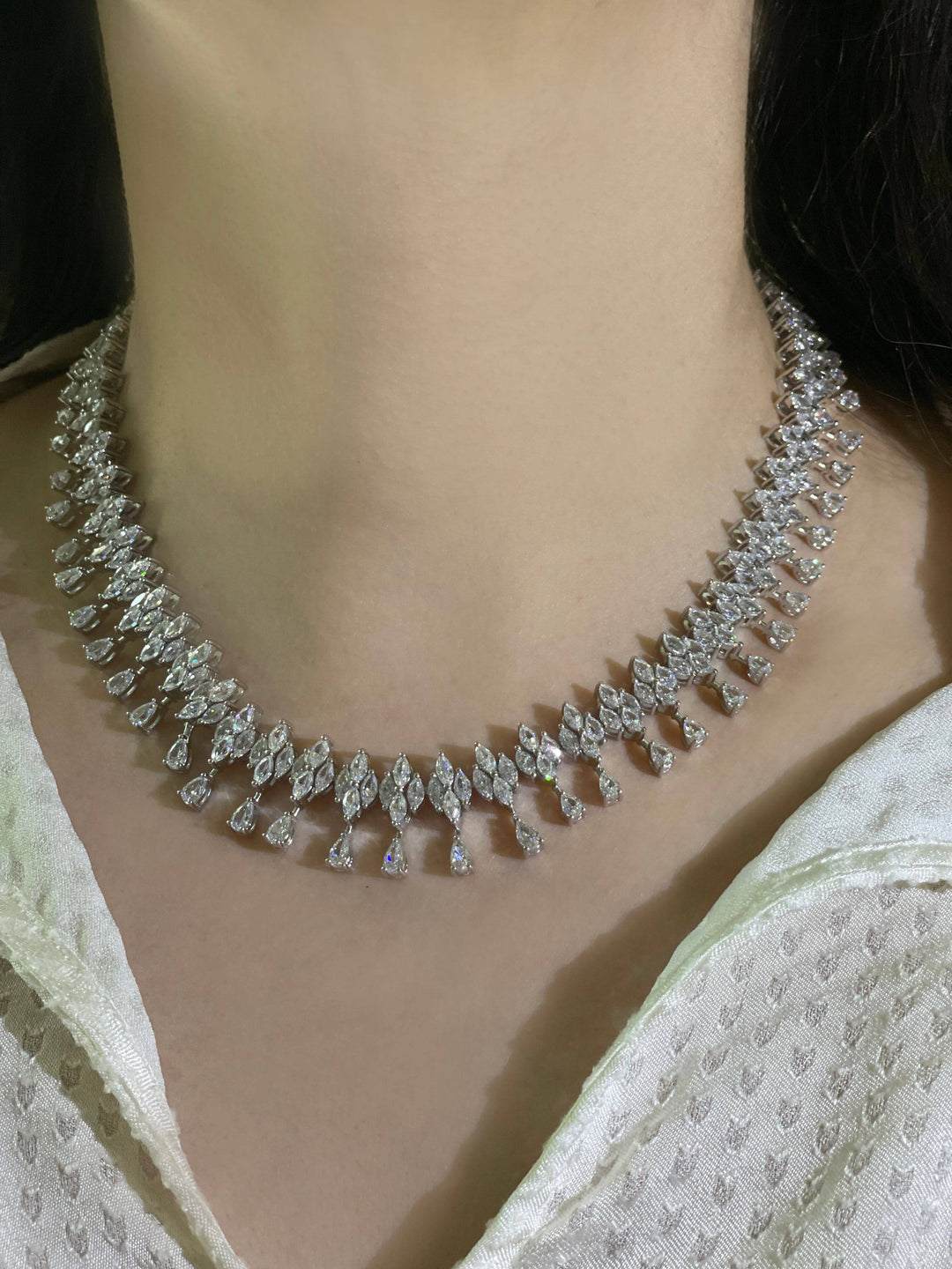 Enchanting marquise necklace قلادة الماركيزات المتناغمة - just like diamonds