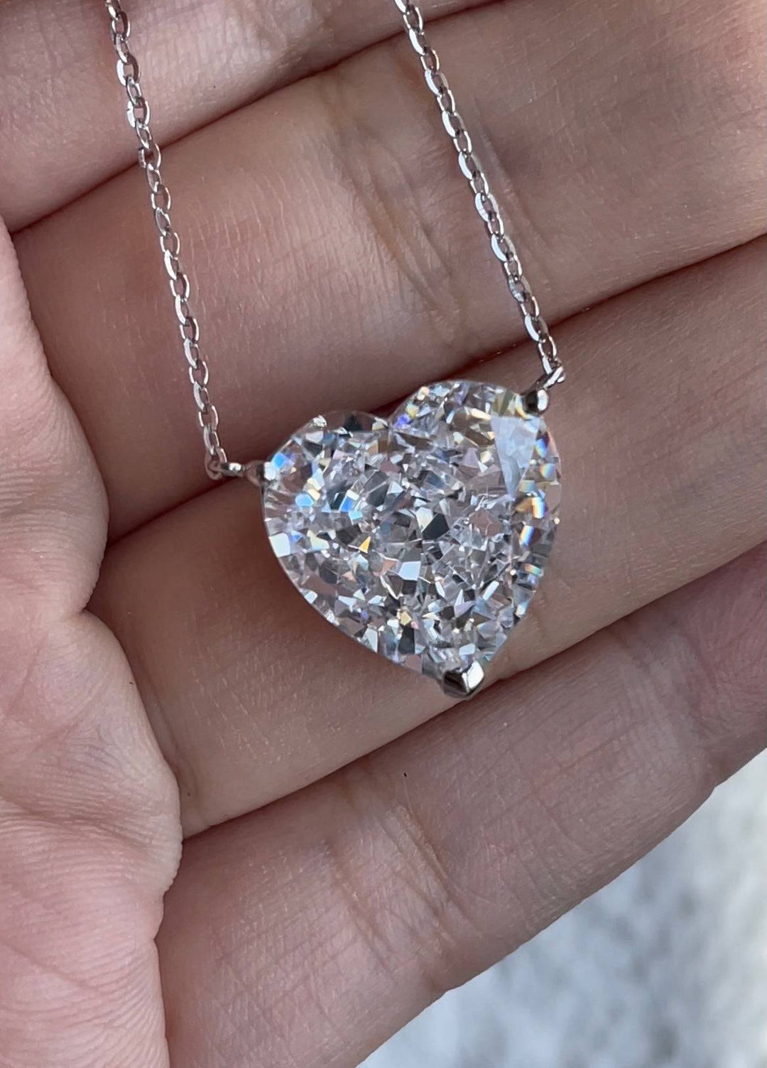 Heart shaped pendant ( big ) تعليقه قلب بالحجم الكبير