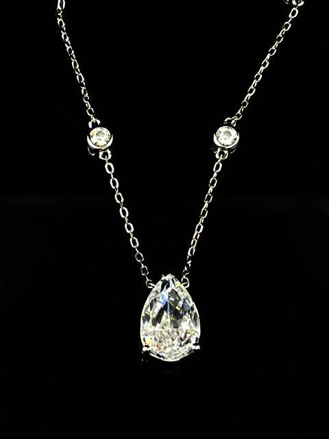 Pear pendant 4 ct بندنت دمعه - just like diamonds