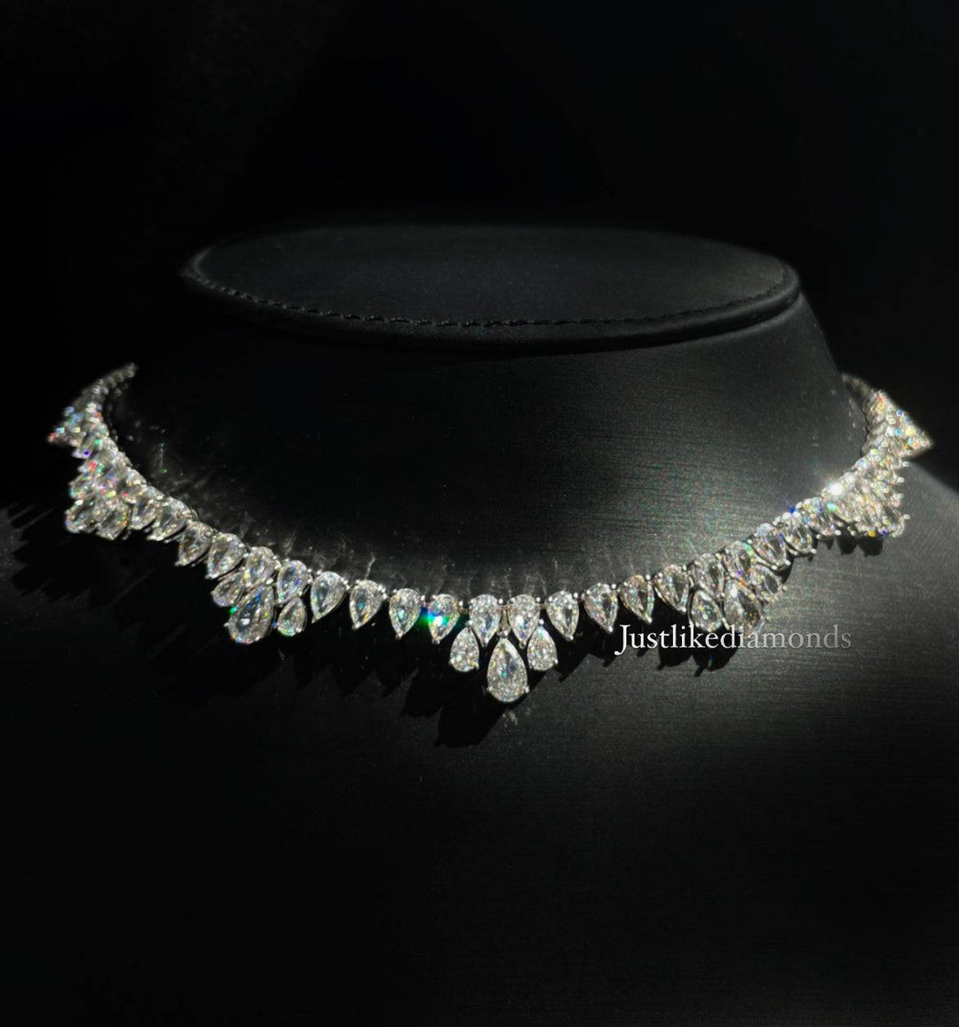 Pears and beyond قلادة دمعات - just like diamonds