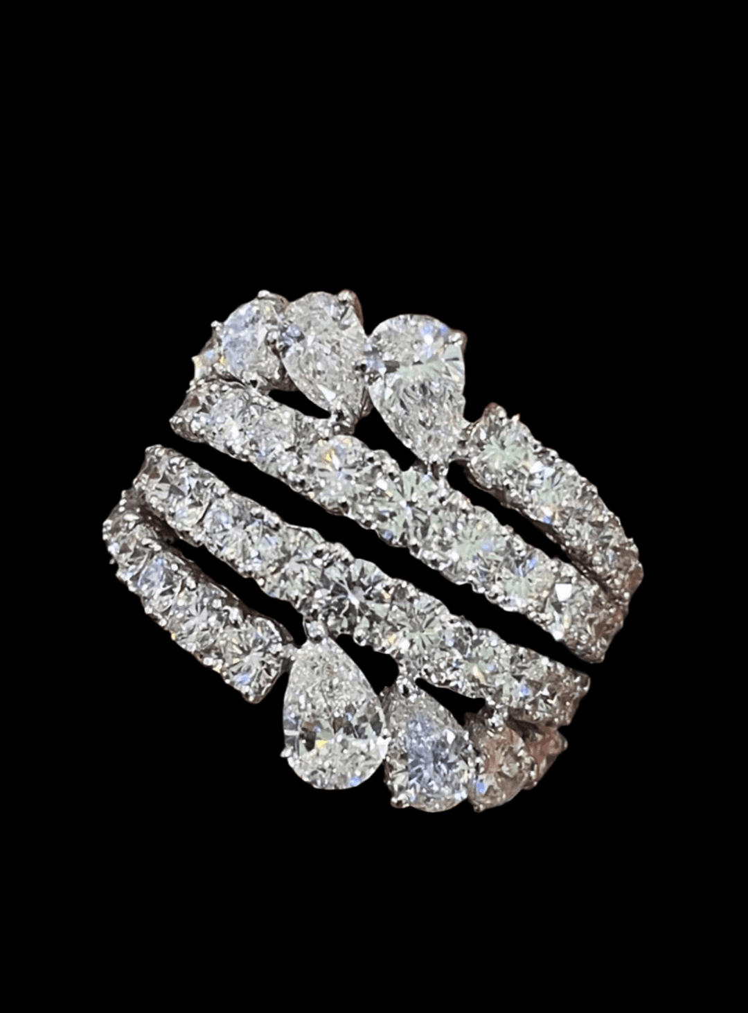 Classic pear and round ring خاتم كلاسيكي دمعات وراوند - just like diamonds