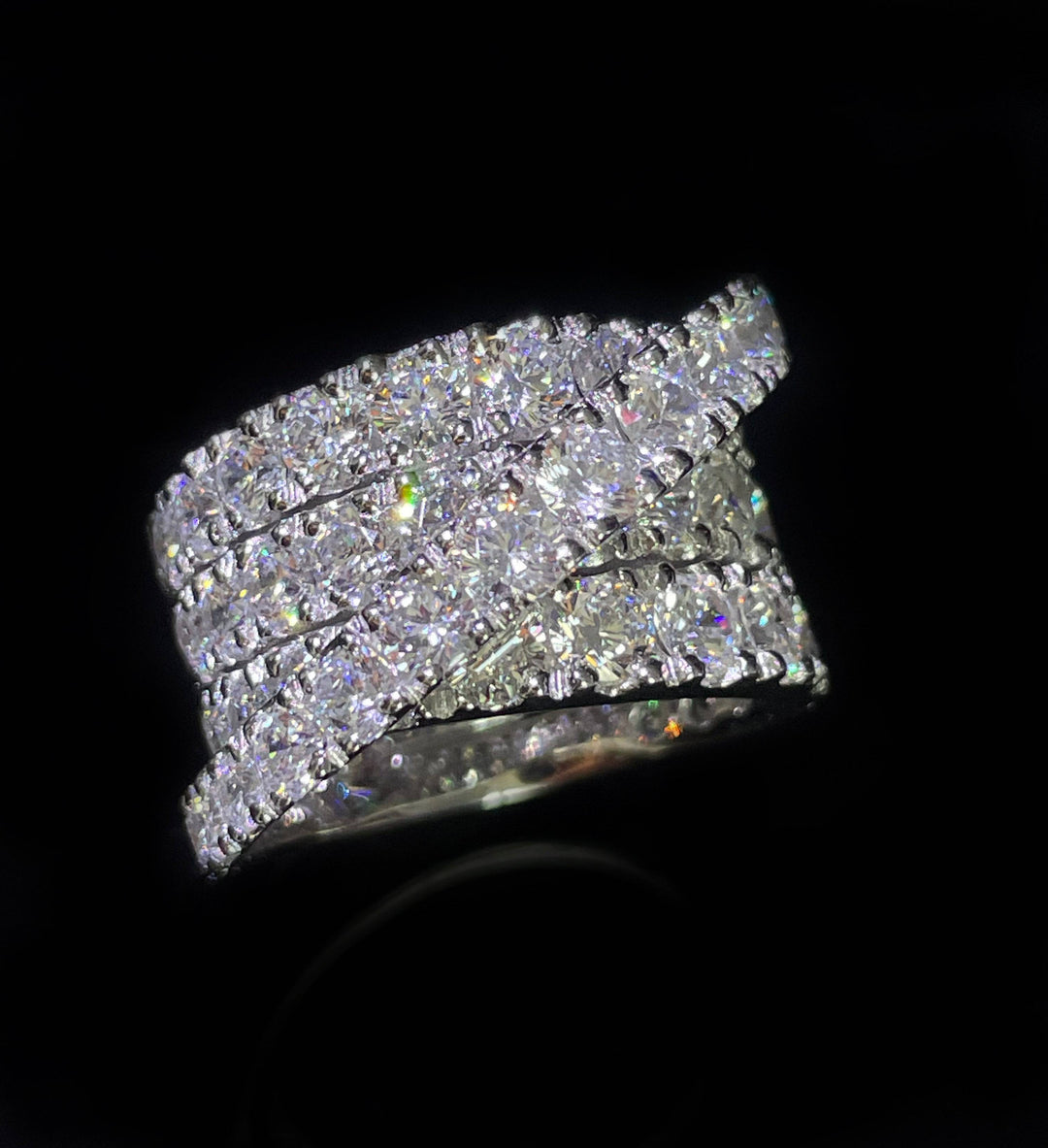 Classic round ring خاتم كلاسيكي راوند - just like diamonds