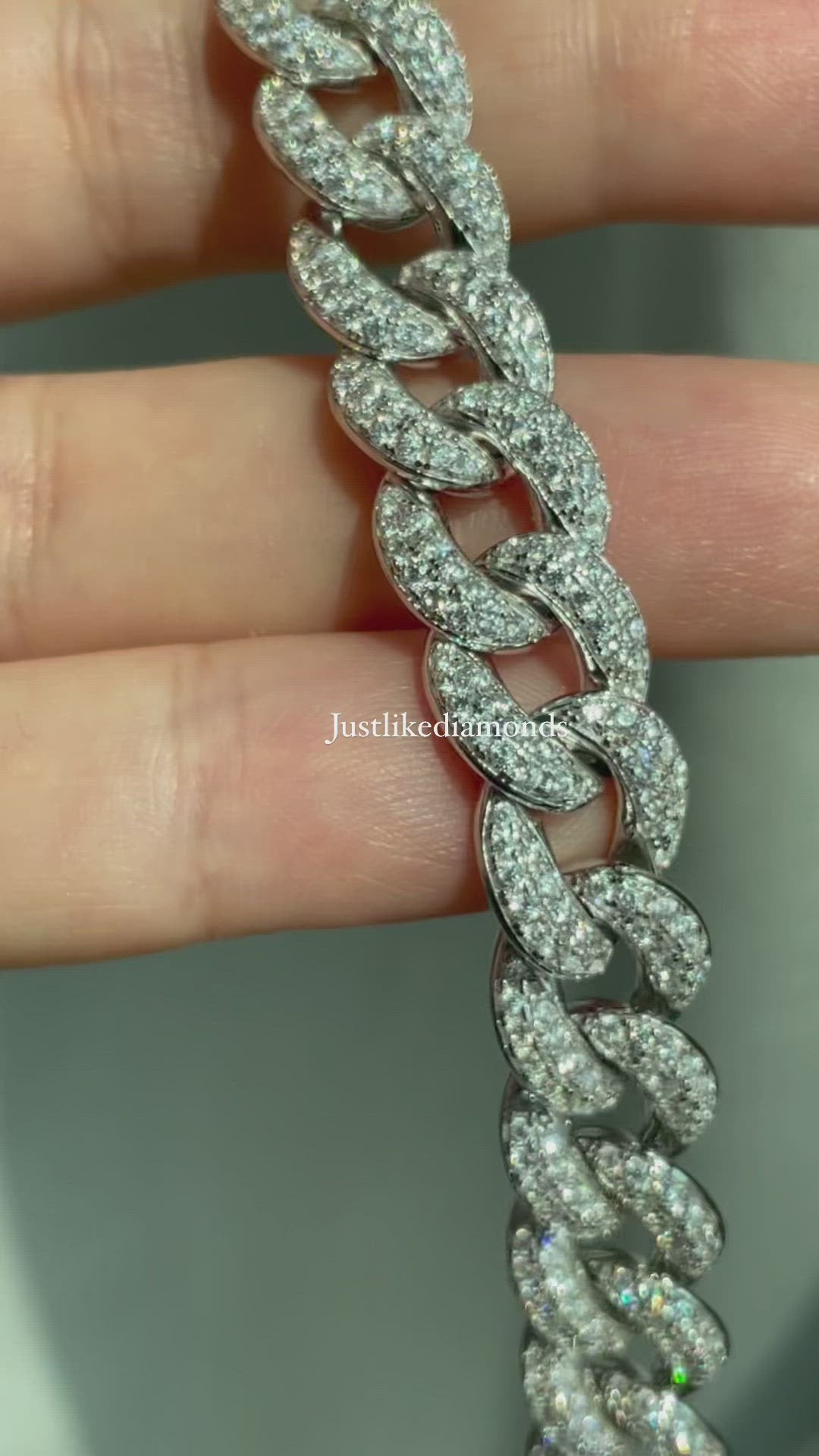 Cuban bracelet with small stones سوار كوبان مع أحجار صغيره