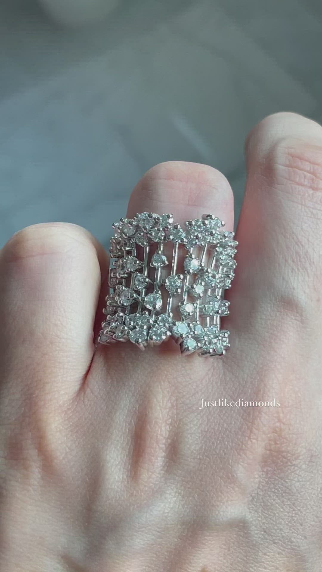 White ring خاتم أبيض