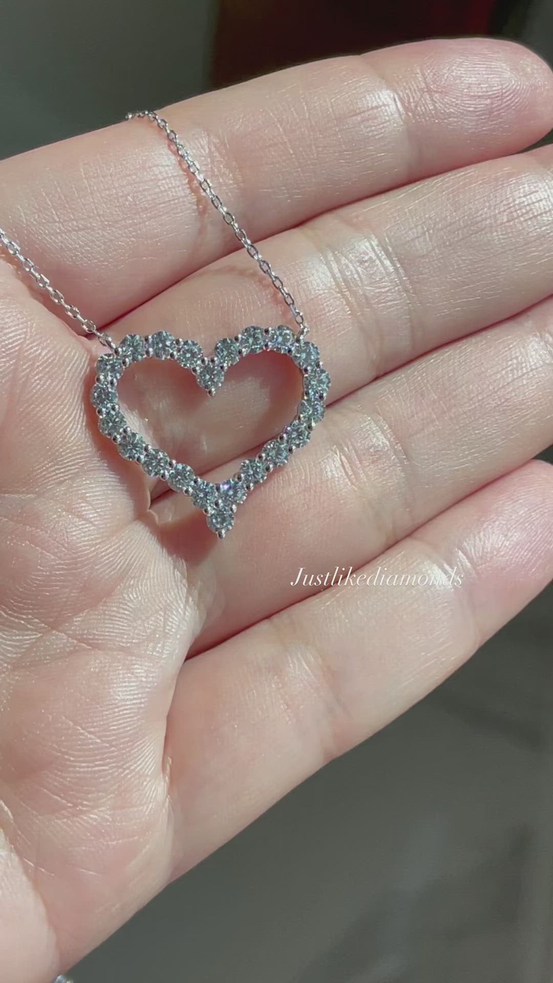 Heart pendant بندنت على شكل قلب