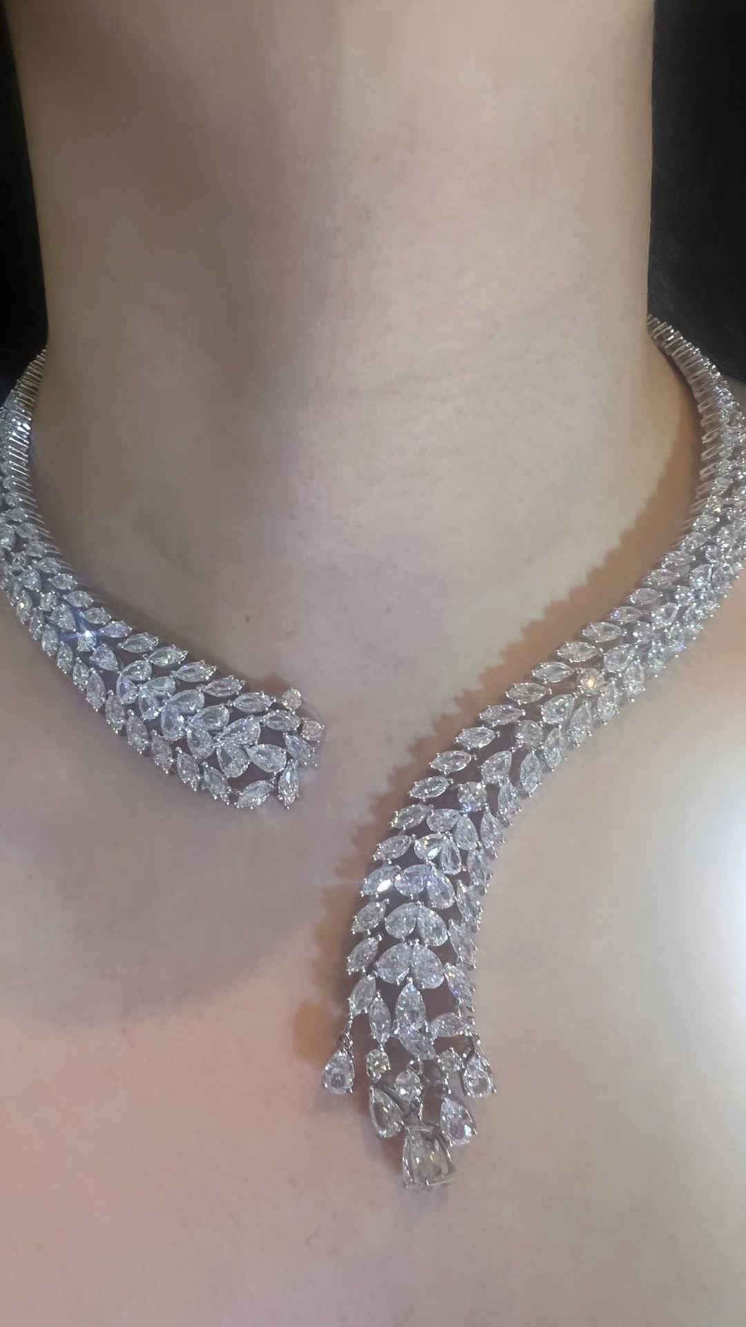 collar necklace عقد على شكل طوق - just like diamonds