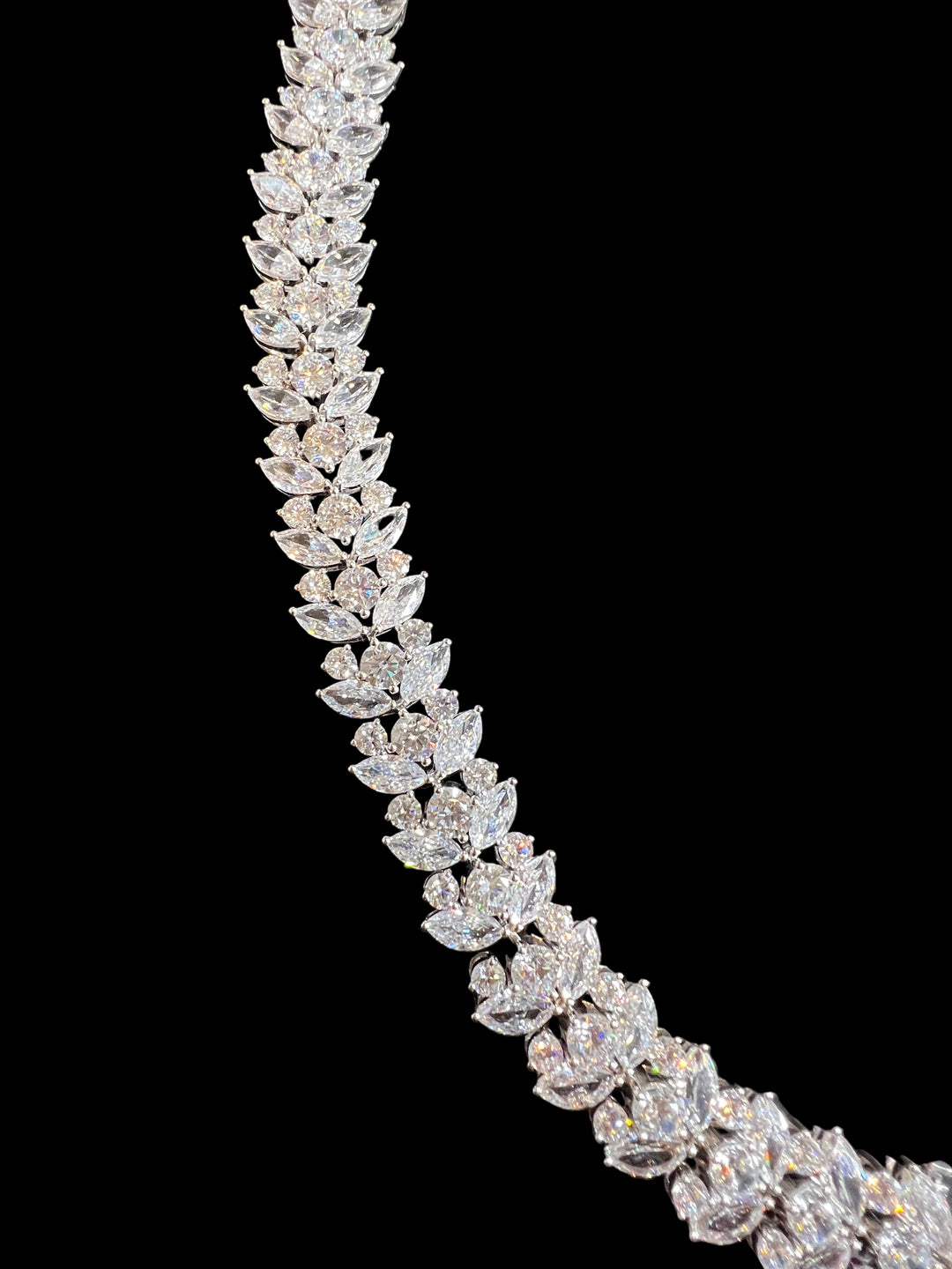 سوار متميز special bracelet - just like diamonds