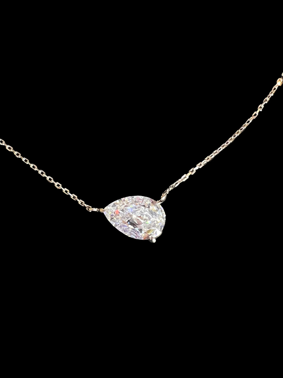 Trend Pear pendant 8 ct بندنت دمعه ترند
