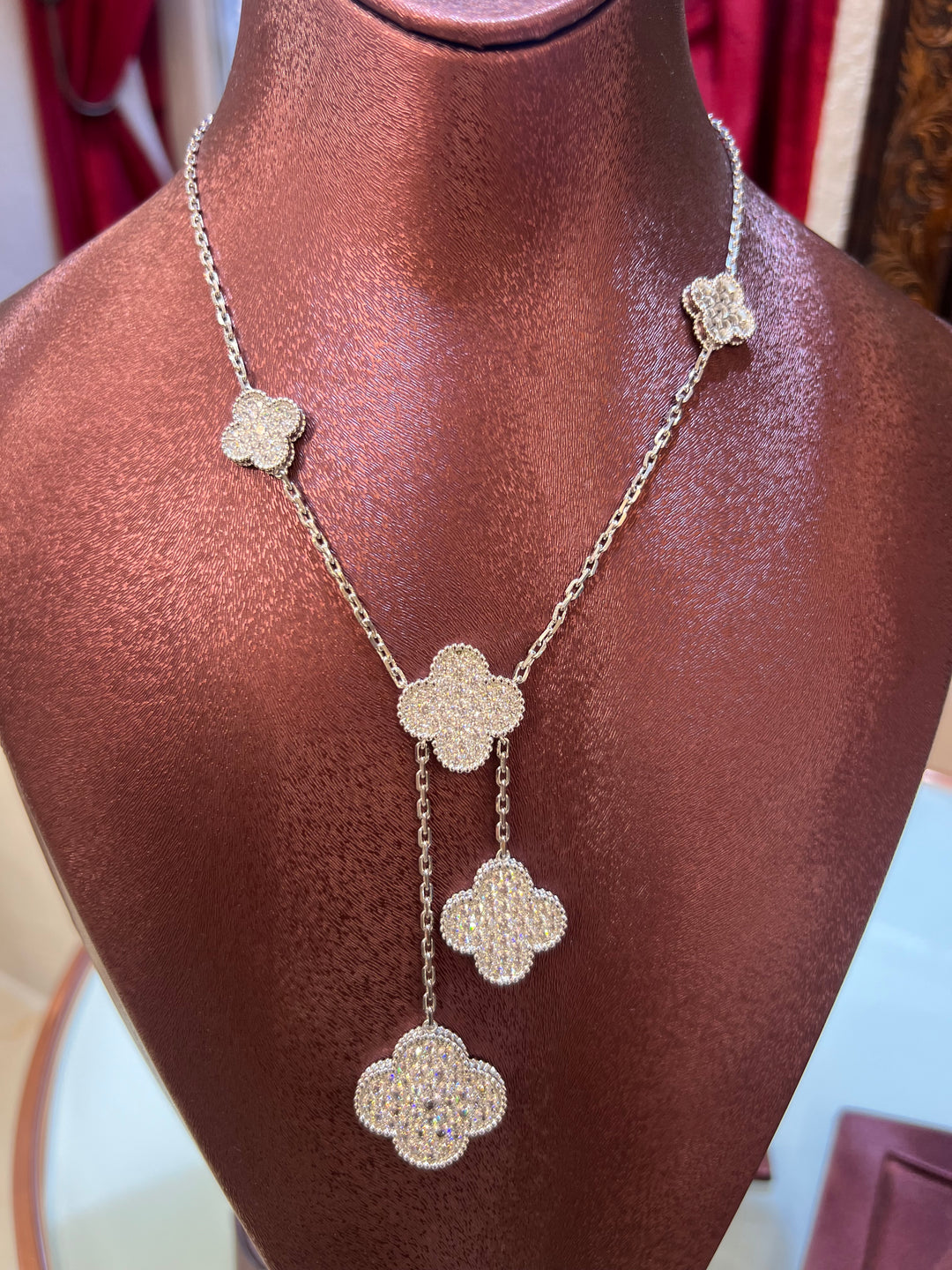 Flower motif full stones set