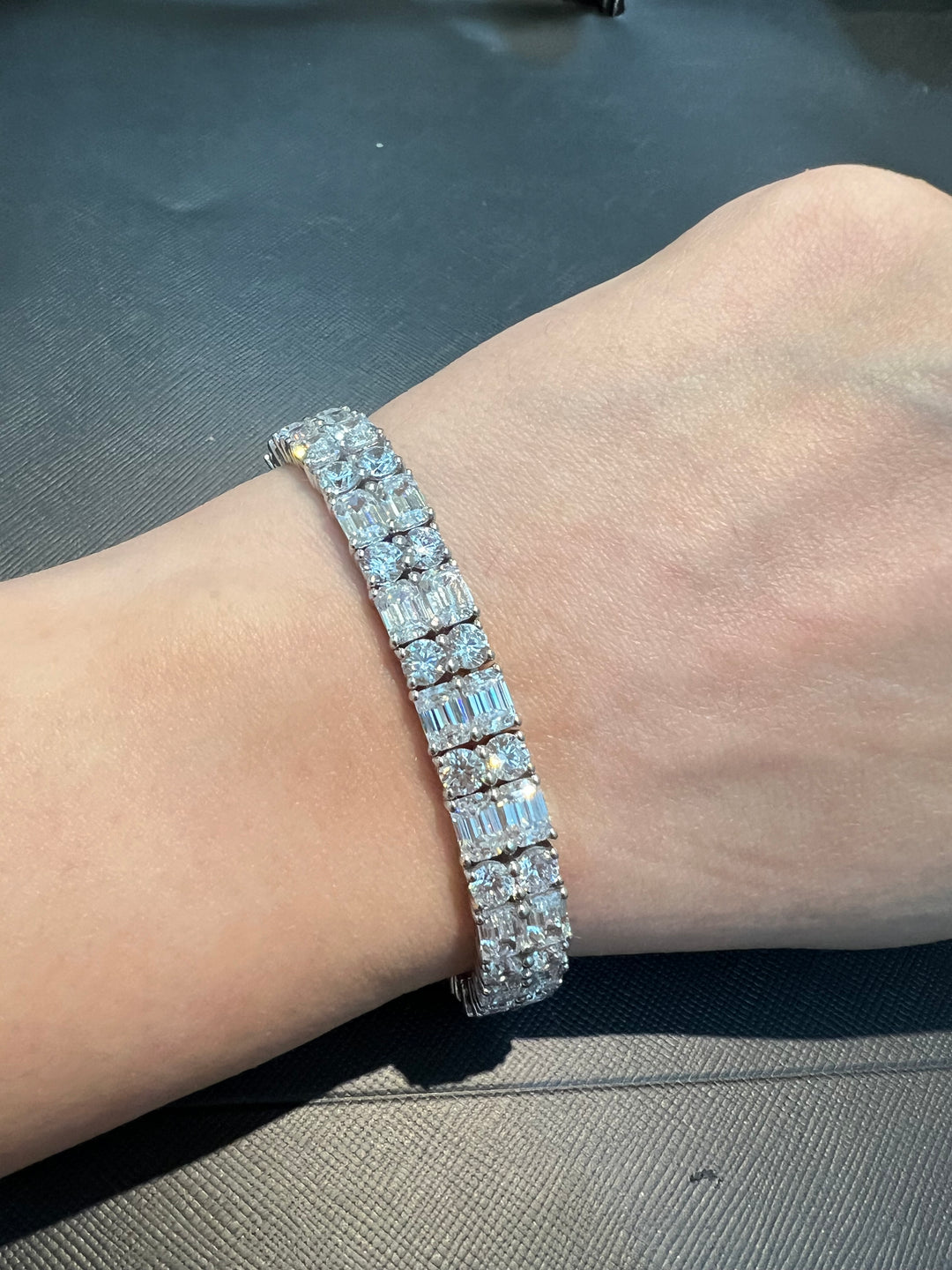 Two layers Emerald / Round bracelet سوار بأحجار الايميرالد من صفتين