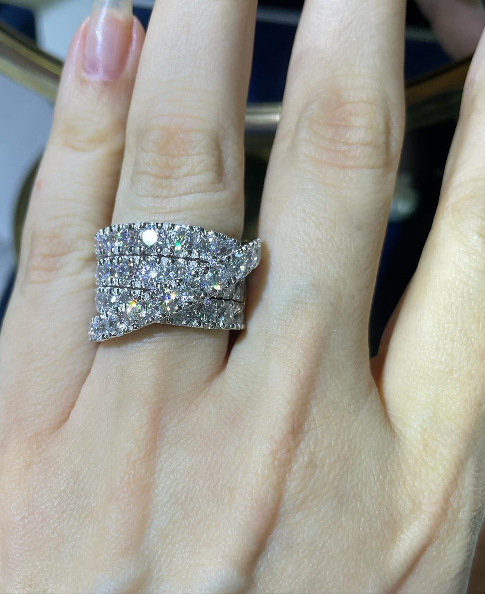 Classic round ring خاتم كلاسيكي راوند - just like diamonds