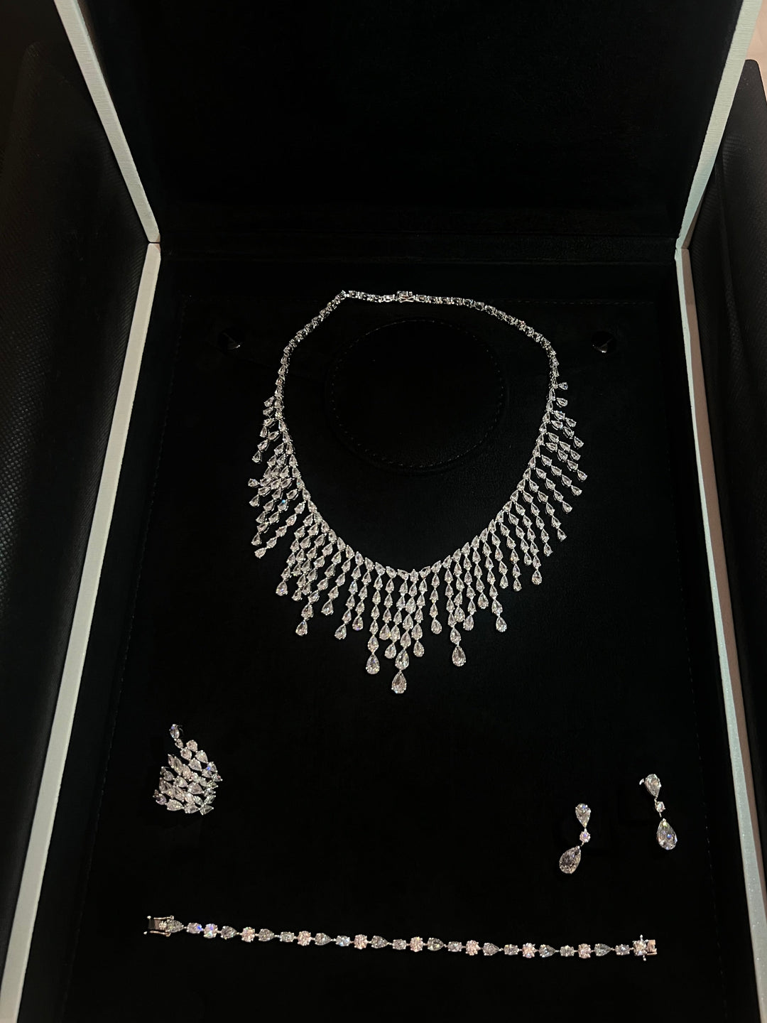 Raindrop Necklace قلادة قطرات المطر - just like diamonds