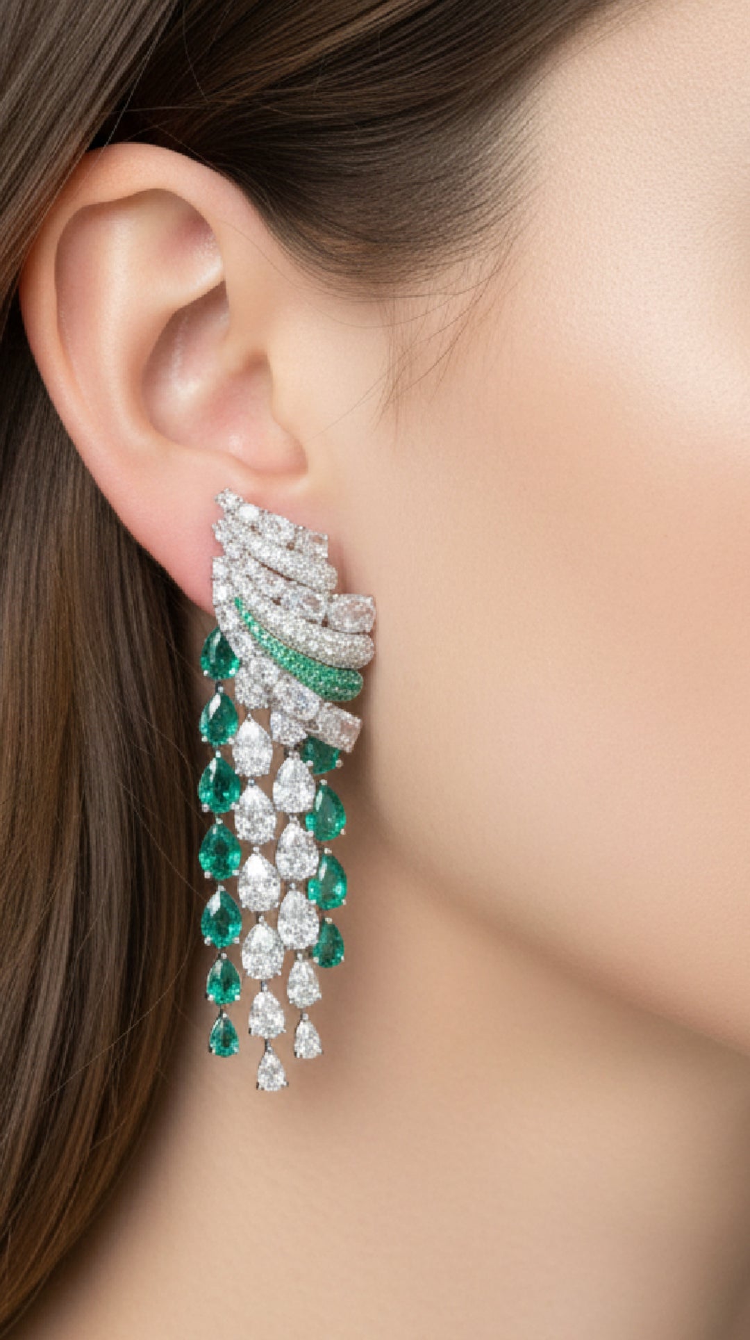 Green pears earrings أقراط دمعات باللون الاخضر