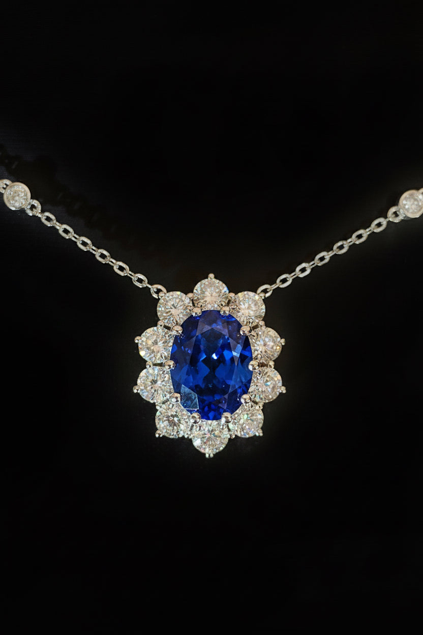 Classic sapphire  pendant تعليقة كلاسيكية باللون الزفير - just like diamonds