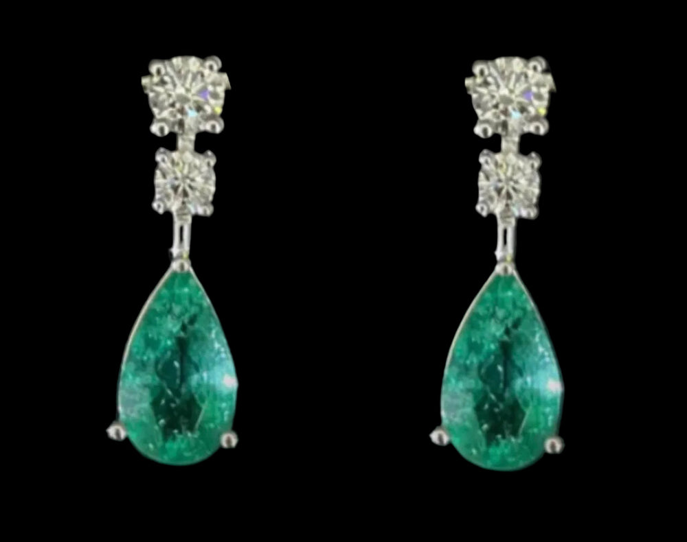 Tennis necklace with green pear قلاده التينيس مع الدمعة - just like diamonds