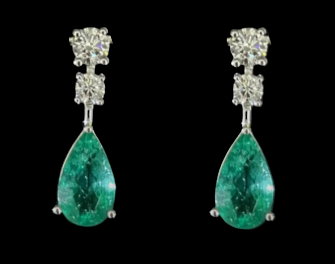 Tennis necklace with green pear قلاده التينيس مع الدمعة - just like diamonds