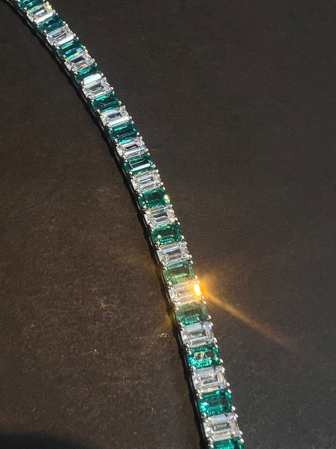 Emerald cut green bracelet  سوار بقصه الايميرالد الاخضر - just like diamonds