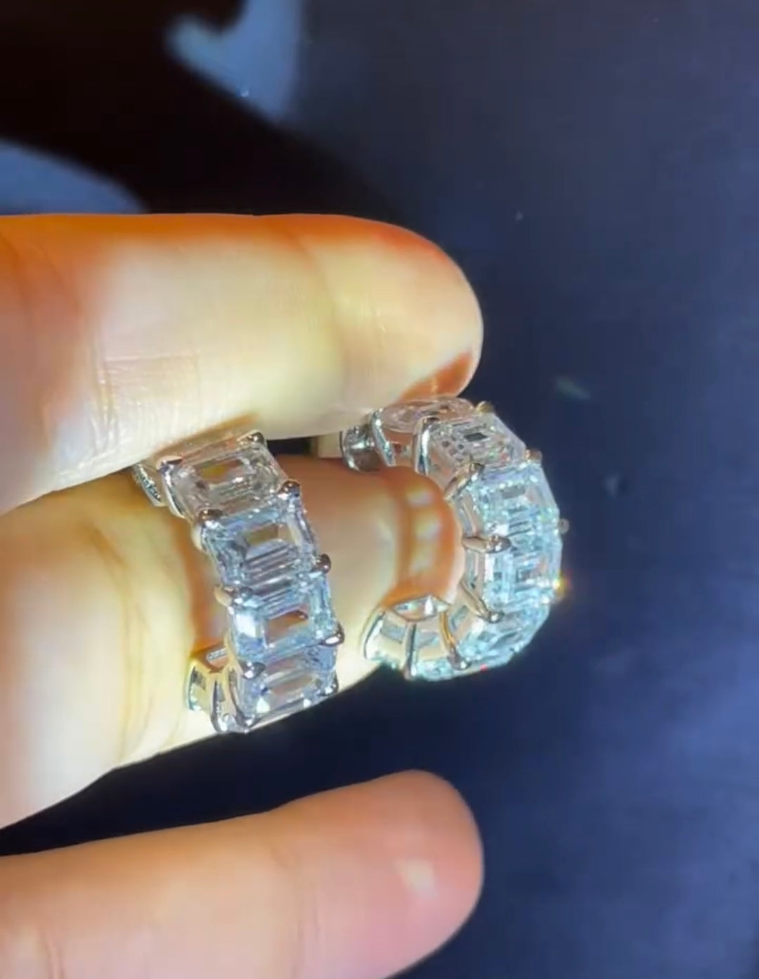 Emerald half hoop earrings أقراط ايميرالد نص هووب
