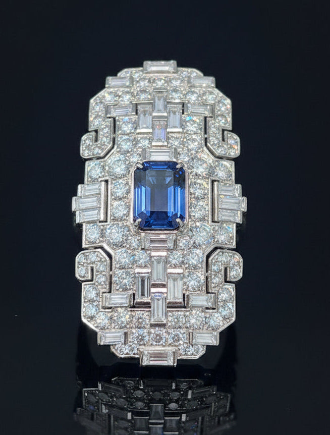 Royal brooch بروش ملكي