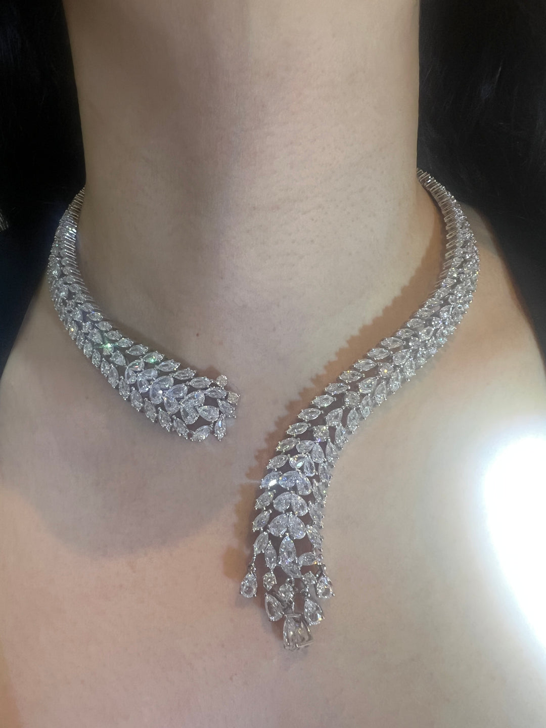 collar necklace عقد على شكل طوق - just like diamonds