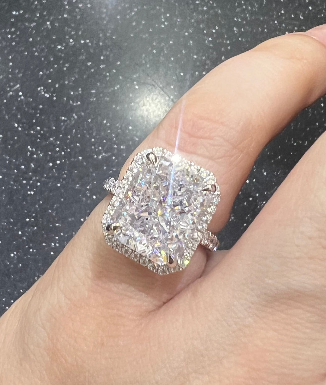 Radiant cut ring خاتم راديانت ابيض