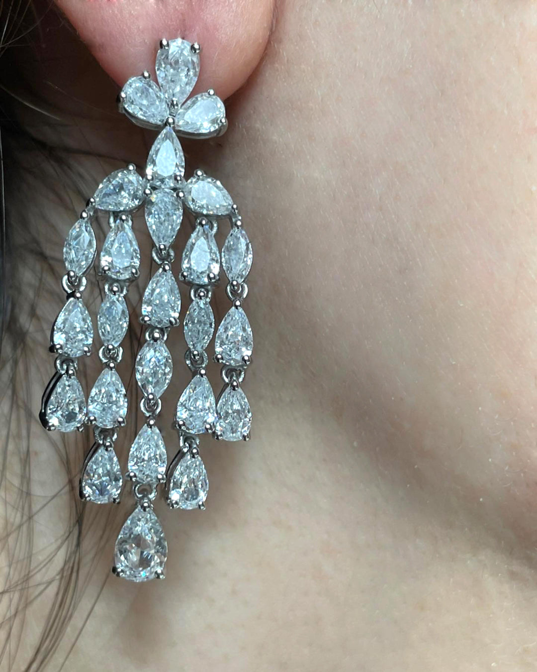 Medium size chandelier earrings  أقراط الشاندليير بالحجم المتوسط