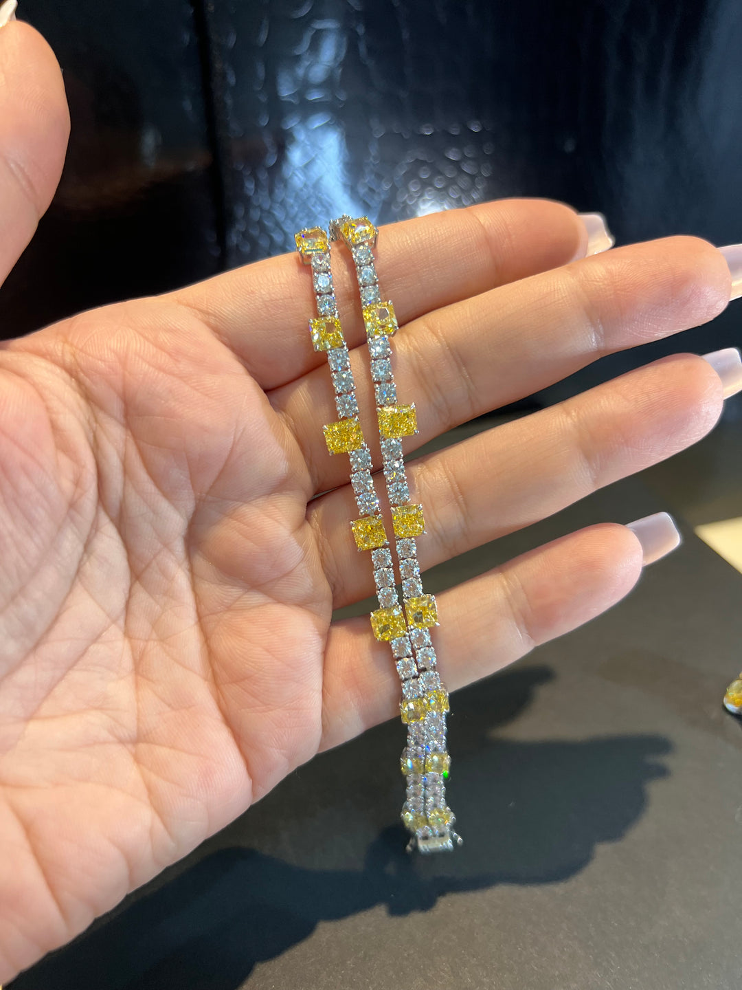 Two layers yellow fancy bracelet سوار أصفر فانسي من صفتين