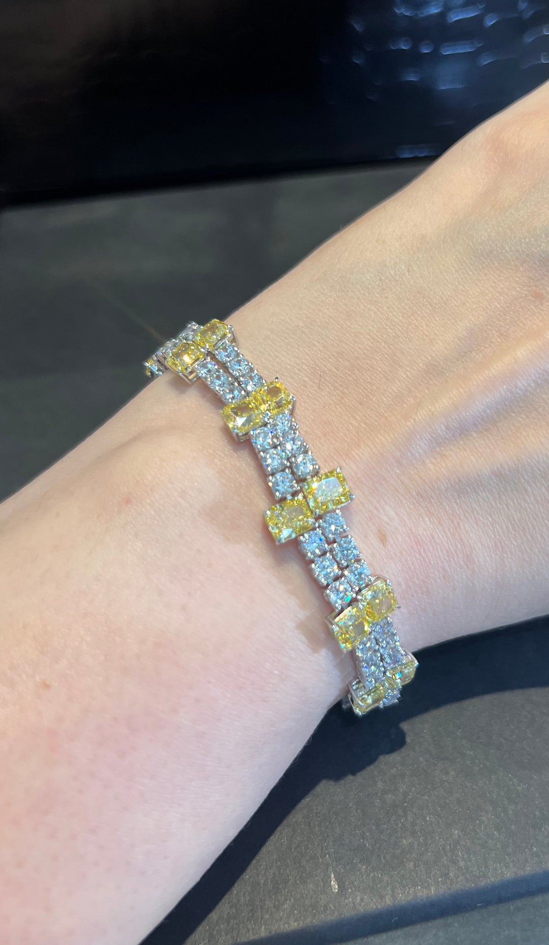 Two layers yellow fancy bracelet سوار أصفر فانسي من صفتين