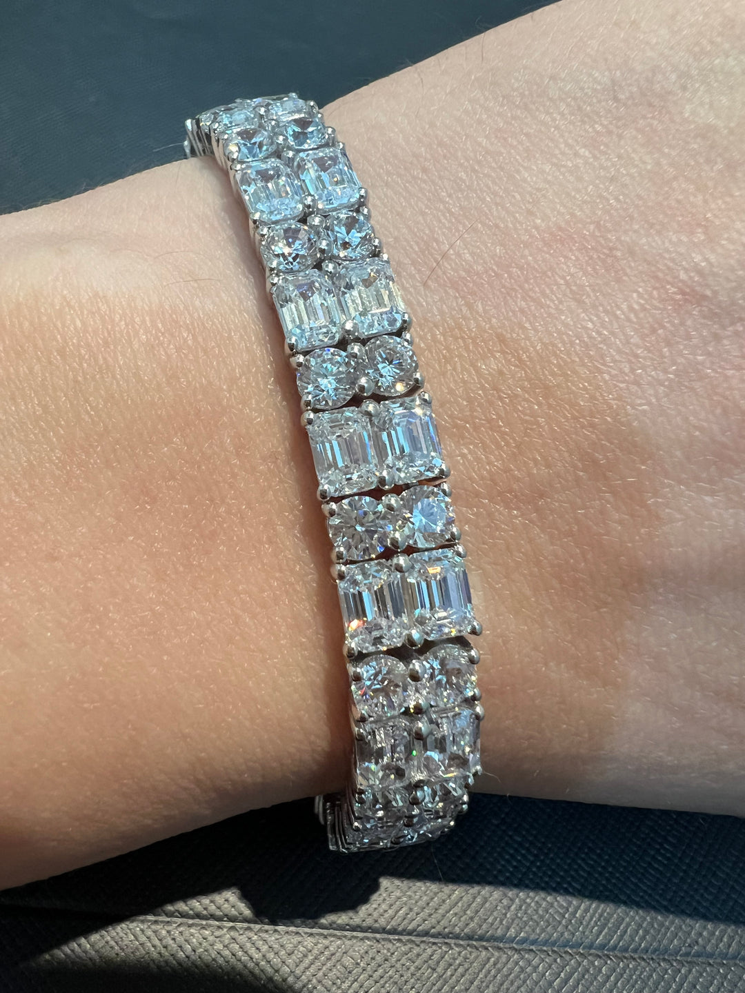 Two layers Emerald / Round bracelet سوار بأحجار الايميرالد من صفتين