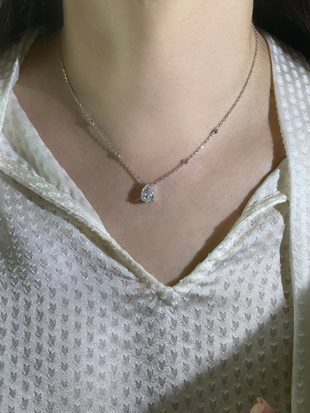 Pear pendant 2 ct بندنت دمعه قيراطين