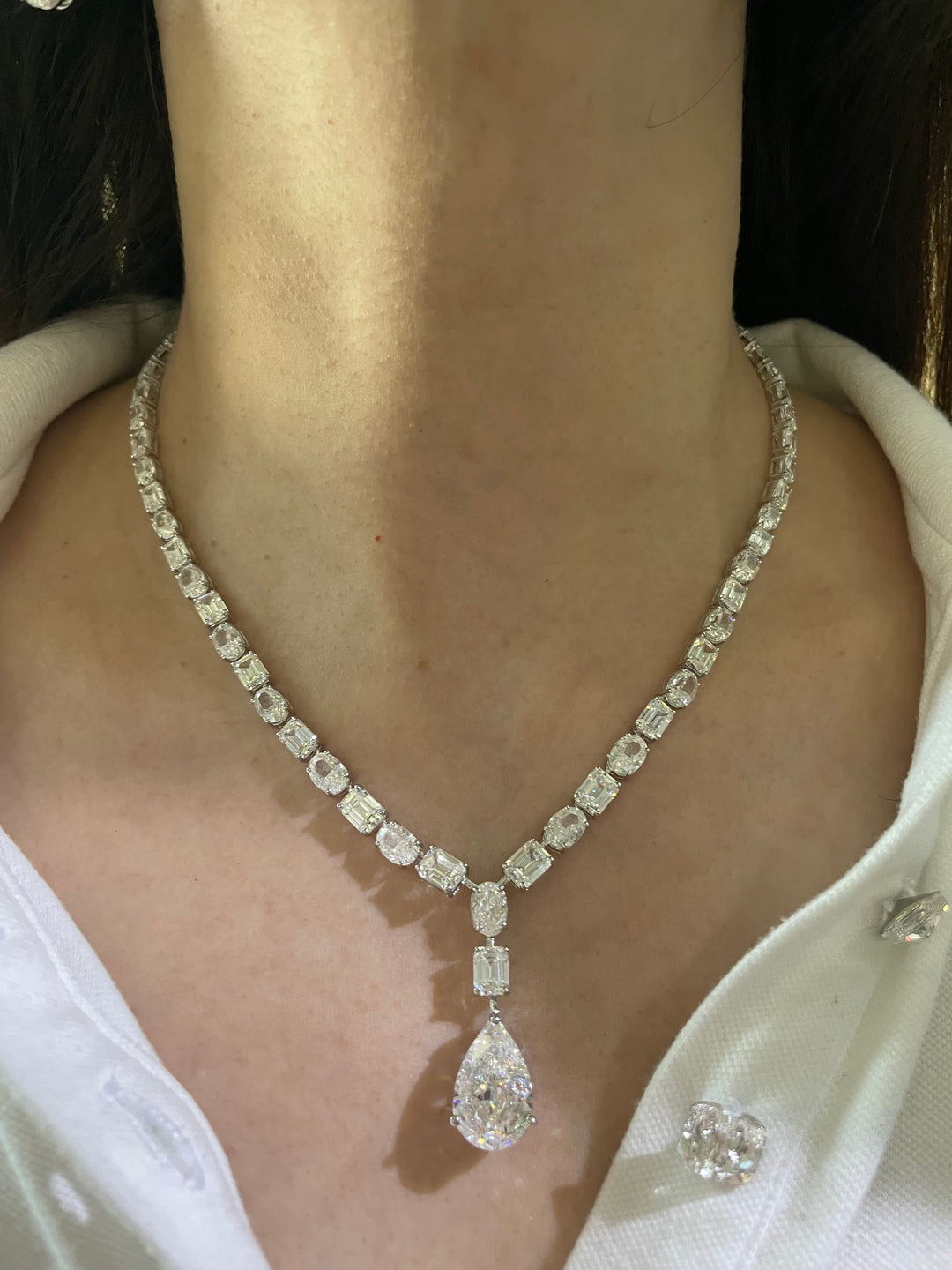 Solitaires necklace  قلاده السوليتيرات