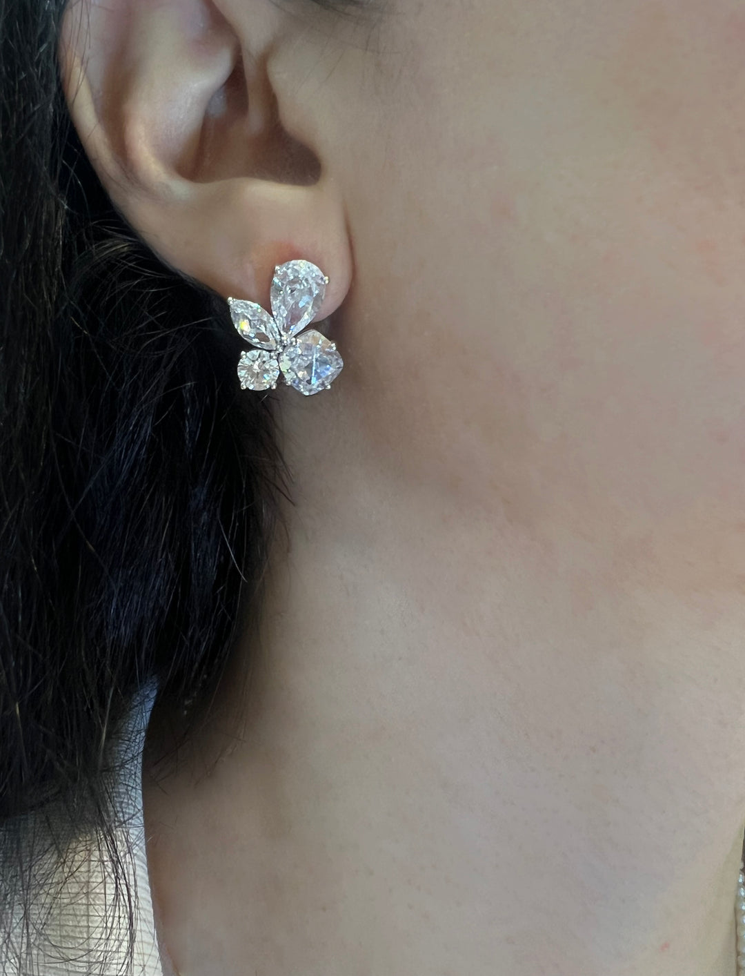 Different stones earrings  حلق أحجار مختلفة - just like diamonds