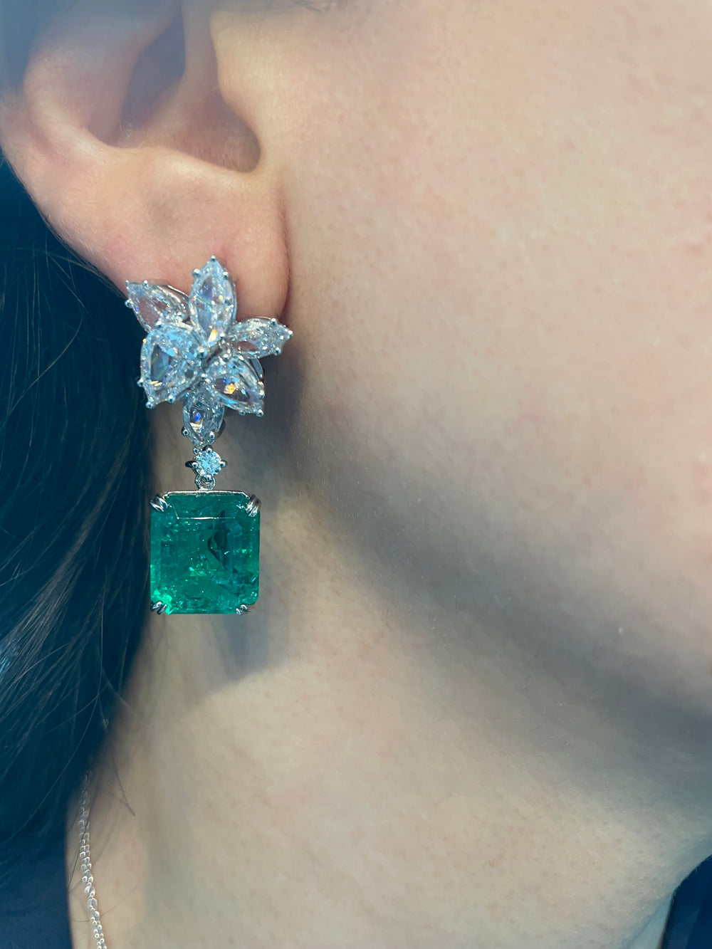 Radiant  green earrings أقراط راديانت - just like diamonds