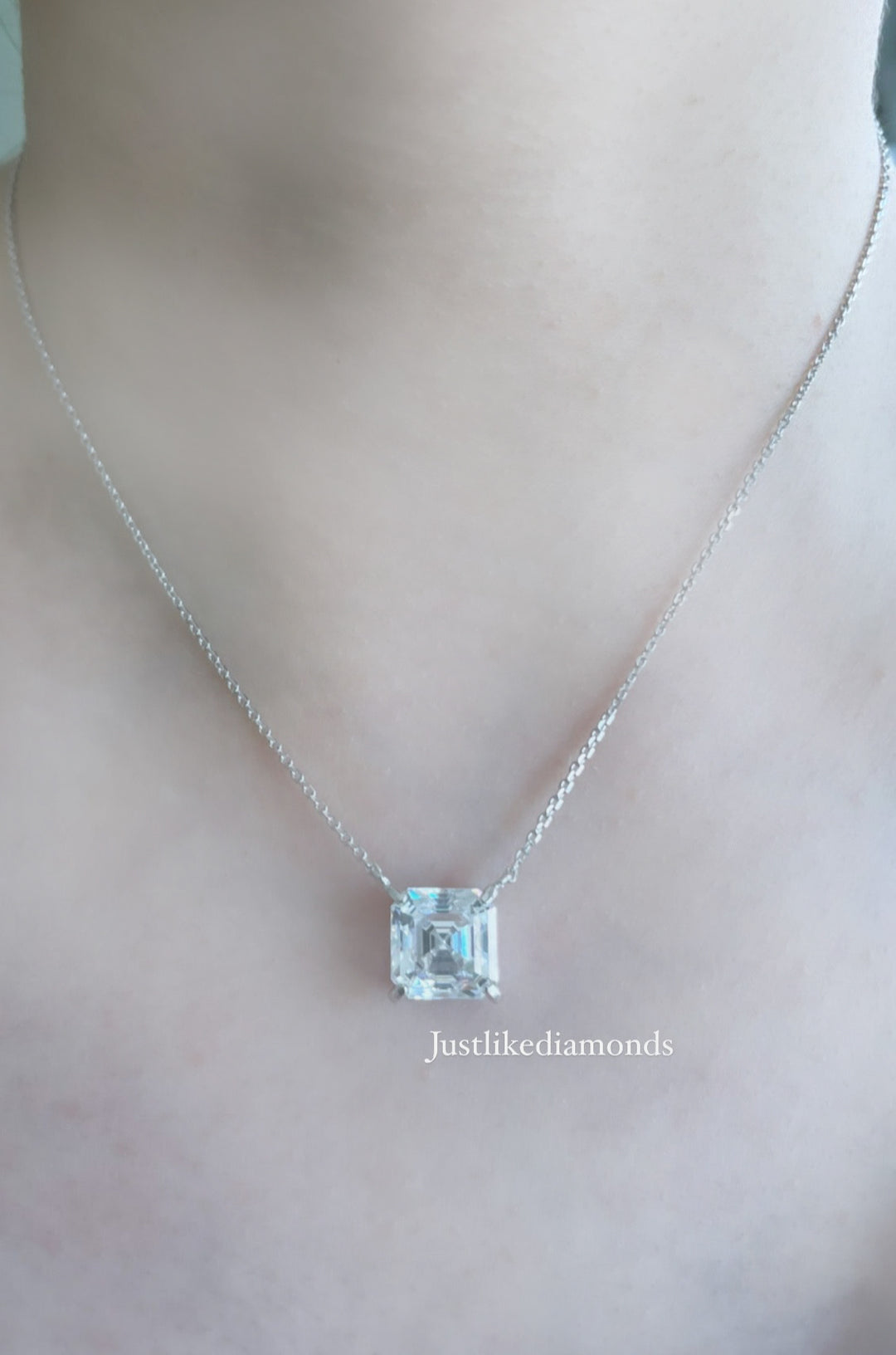 Asscher cut pendant تعليقة بقصة الأشر