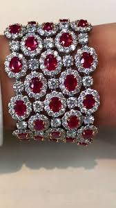 classic bracelet oval cut stones  سوار كلاسيكي أحجار أوفال - just like diamonds