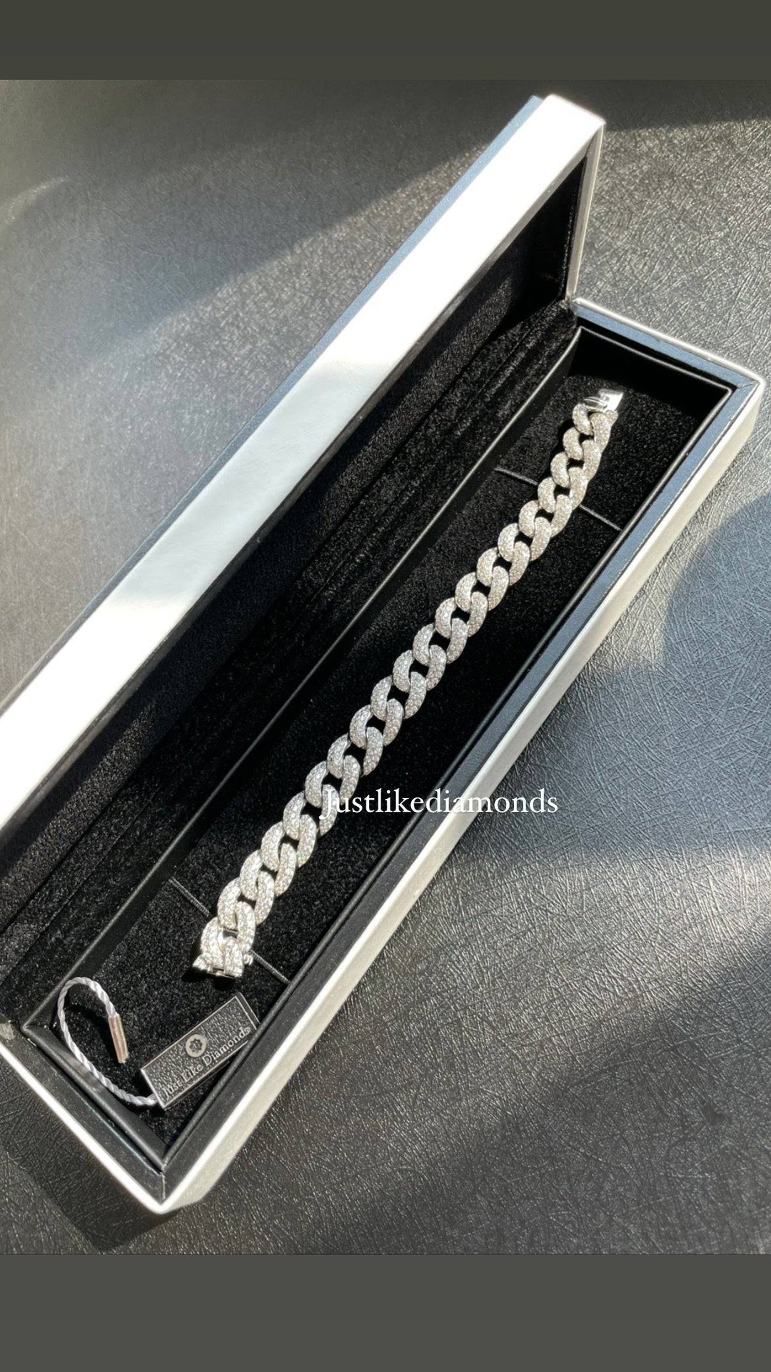 Cuban bracelet with small stones سوار كوبان مع أحجار صغيره - just like diamonds