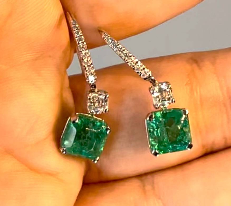 Green Asscher cut earrings أقراط أشر باللون الأخضر - just like diamonds
