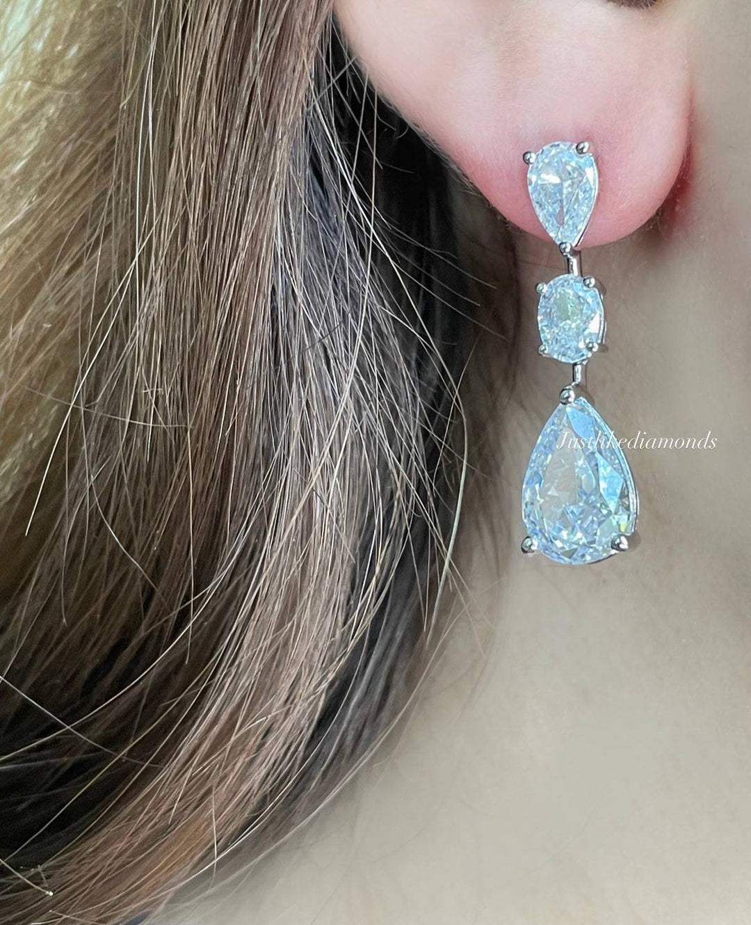 Pear shape and oval ( small version ) أقراط الدمعة بالحجم الصغير - just like diamonds